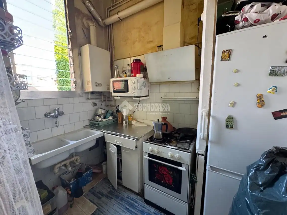 Küche von Wohnung zum Verkauf in Barcelona mit Abstellraum und Balkon