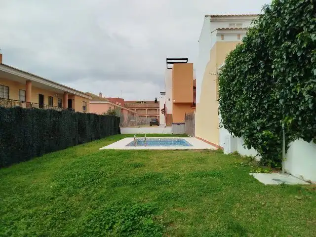 Piscina de Casa o xalet en venda en Islantilla amb Terrassa i Moblat