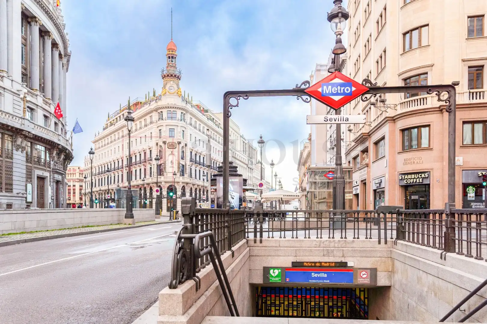 Vista exterior de Planta baja en venta en Madrid con Calefacción