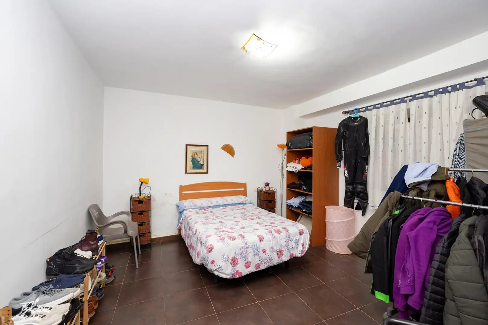 Habitación de Local en venta en Huélago