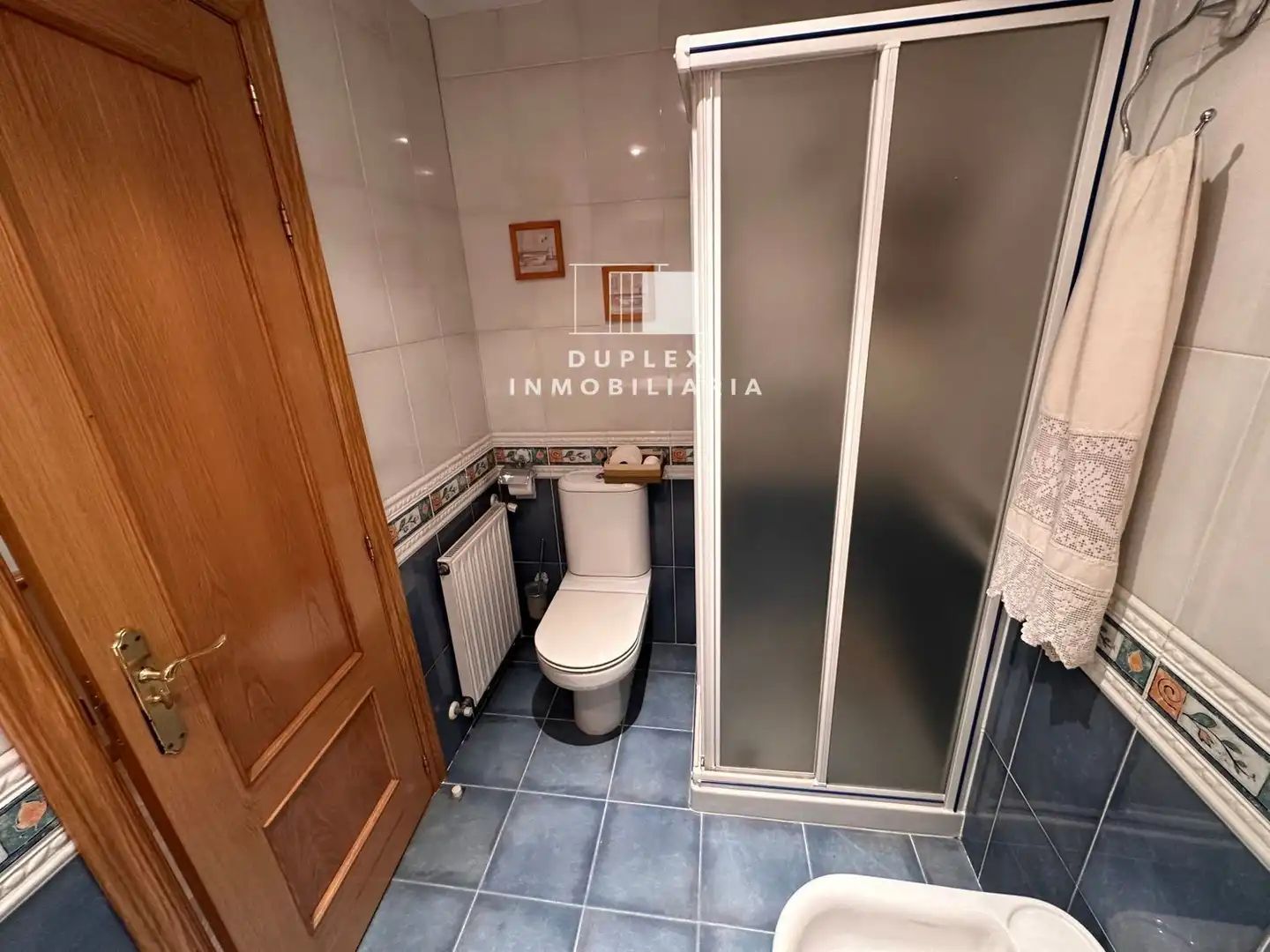 Baño de Casa adosada en venta en Cuenca con Calefacción, Terraza y Amueblado