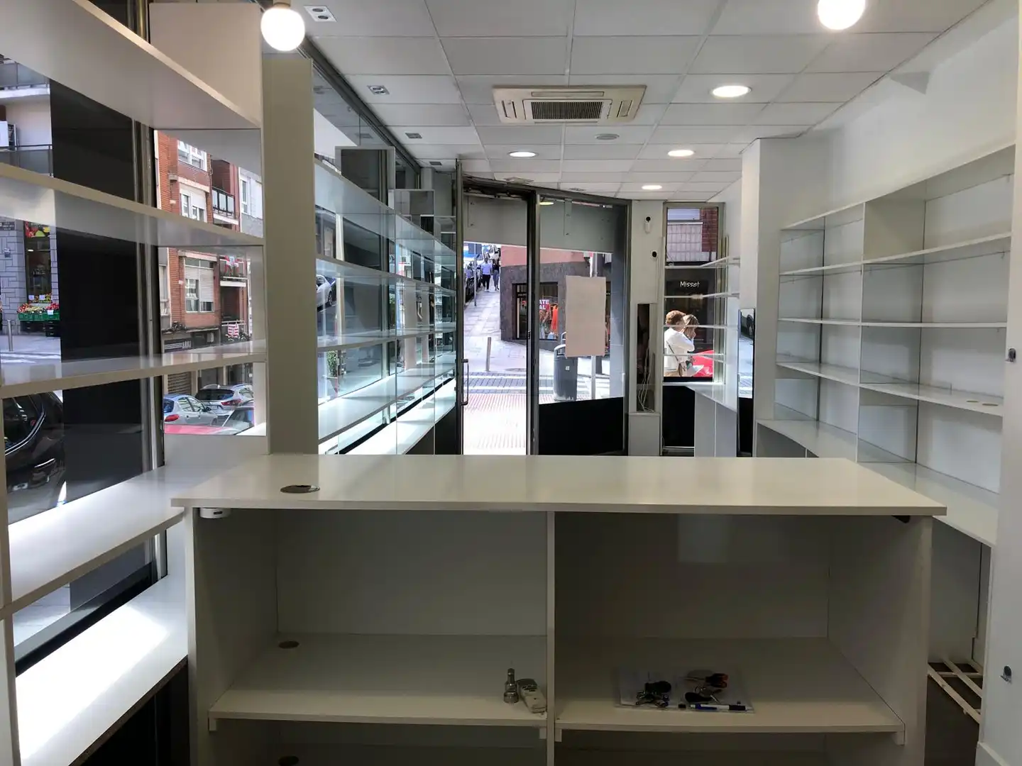 Local comercial en alquiler en Calle Jenaro Oraá Kalea 19, imagen 4