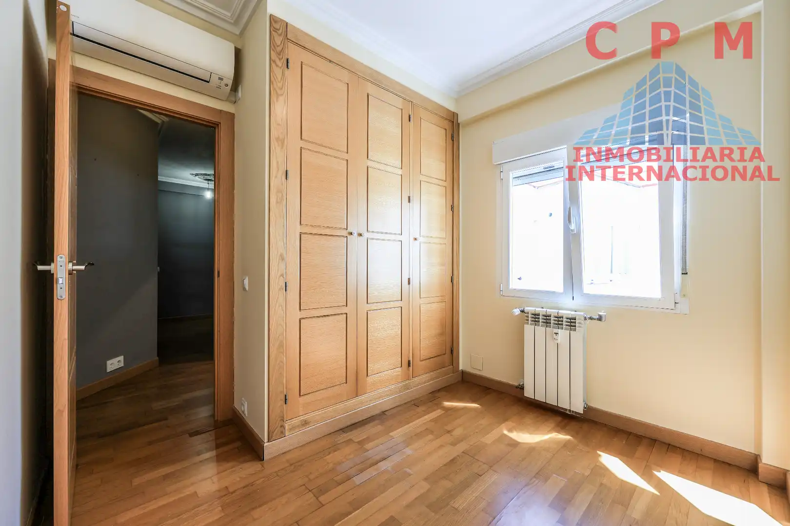 Schlafzimmer von Wohnung zur Miete in Madrid mit Klimaanlage, Heizung und Parkett