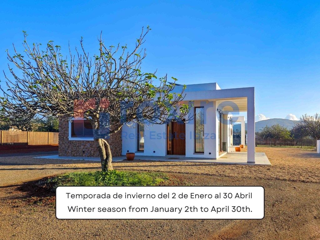 Vista exterior de Casa o xalet de lloguer en Santa Eulària des Riu amb Aire condicionat, Jardí privat i Terrassa