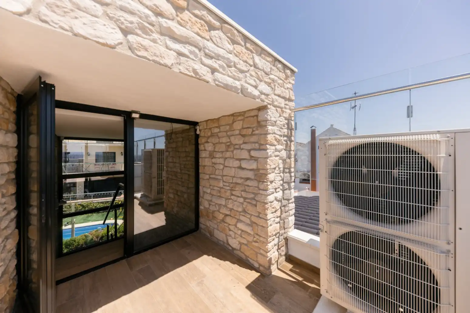 Terrassa de Casa o xalet en venda en Viladecans amb Aire condicionat, Calefacció i Jardí privat