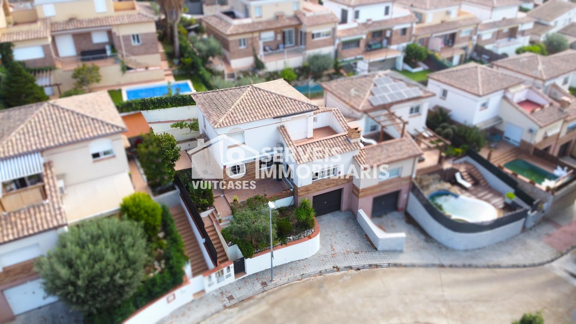 Casa adosada en venda