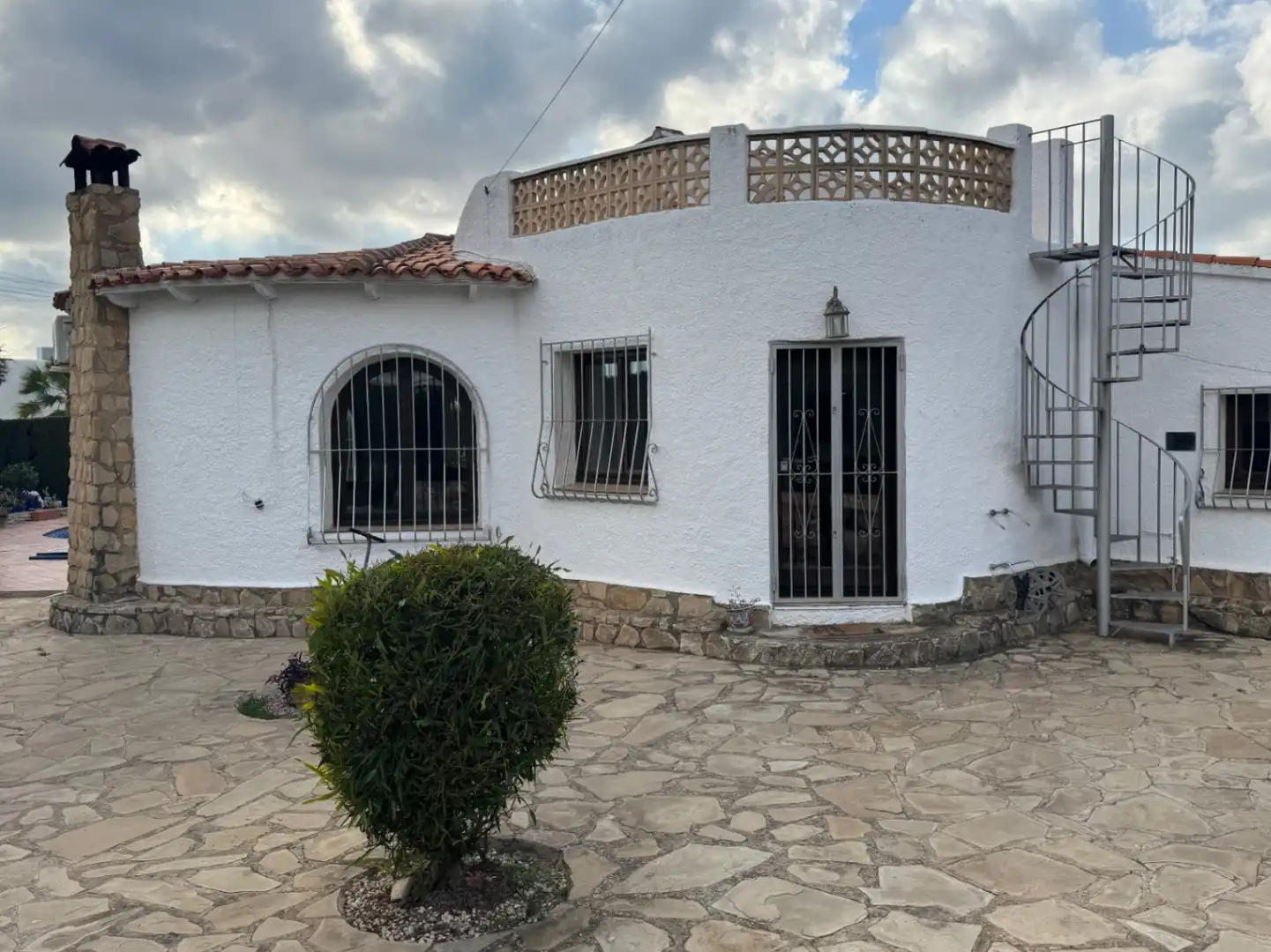 Vista exterior de Casa o chalet en venta en Benissa con Aire acondicionado, Terraza y Piscina