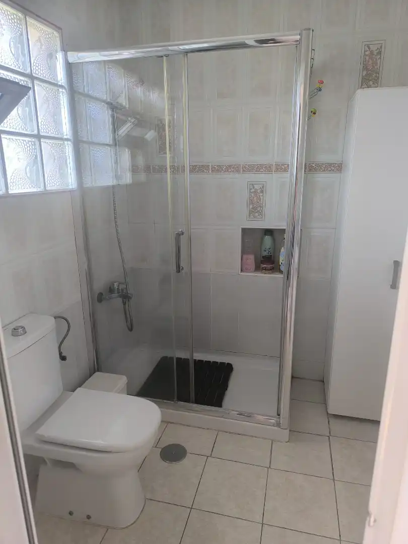 Bany de Apartament en venda en San Bartolomé de Tirajana amb Aire condicionat, Terrassa i Piscina comunitària