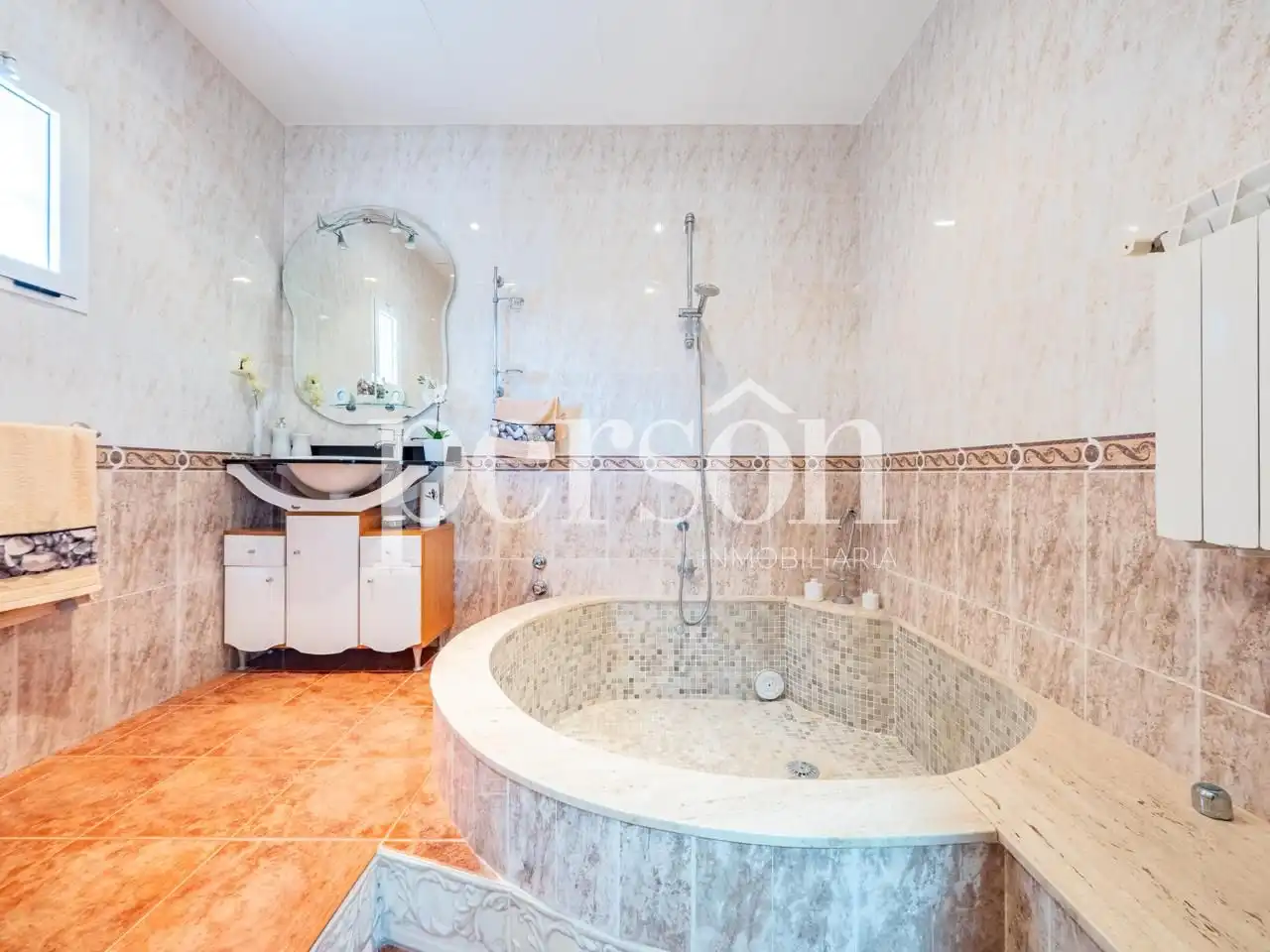 Bathroom of Houses for sale in Torrent  with Air Conditioner, Private garden and Terrace