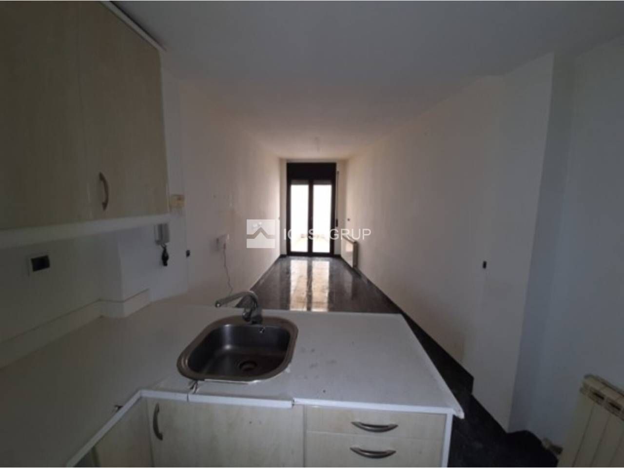 Cuina de Pis en venda en Rubí amb Calefacció i Terrassa