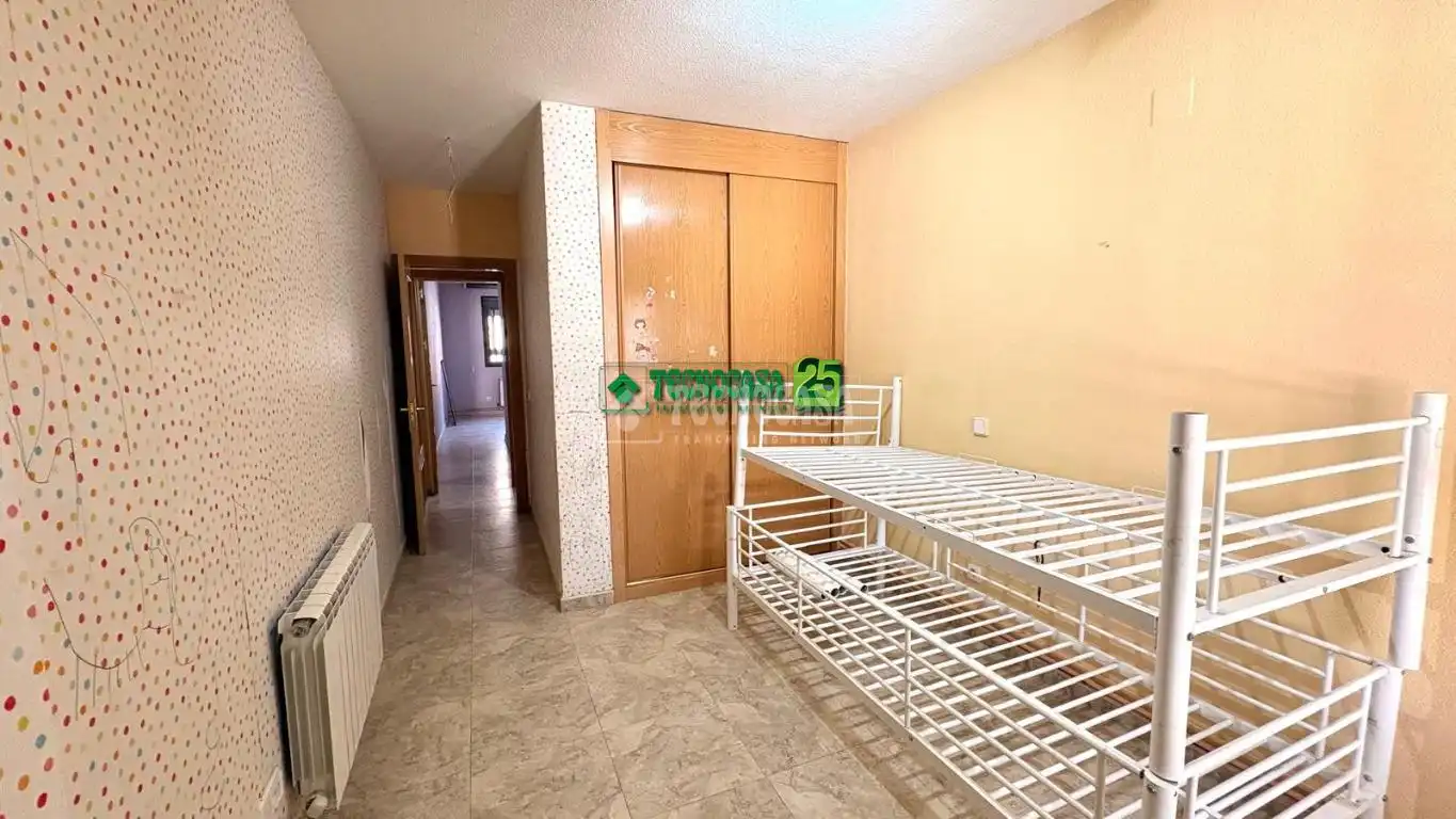 Habitación de Piso en venta en Yuncler con Aire acondicionado y Calefacción