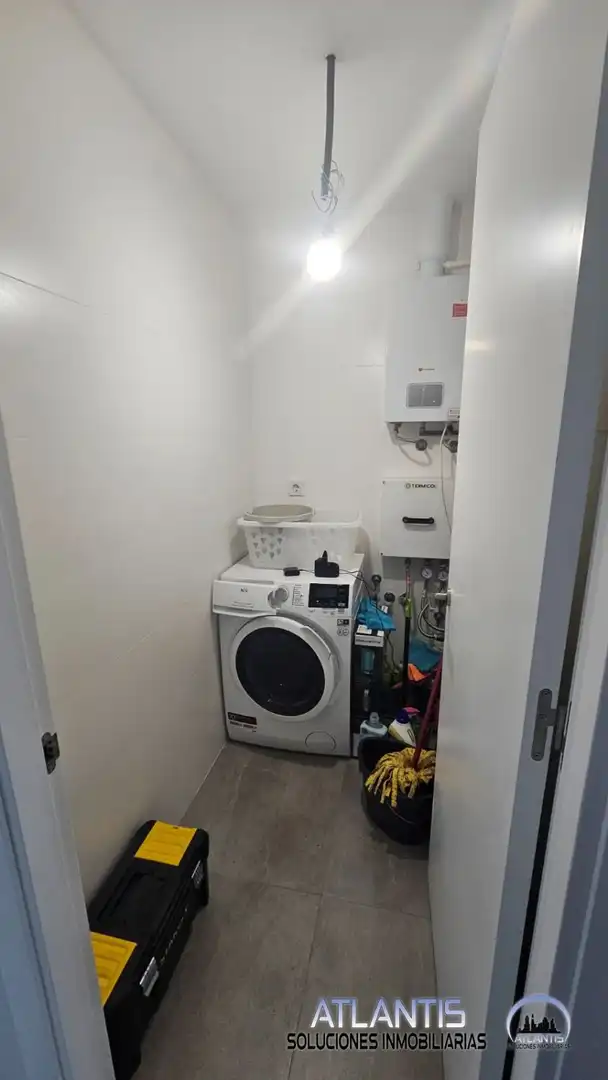 Flat for sale in Sevilla  with Air Conditioner, Heating and Community pool