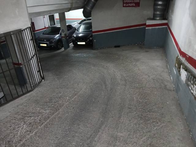 Garaje en Venta en Avenida Federico García Lorca en Barrio Alto - San Félix