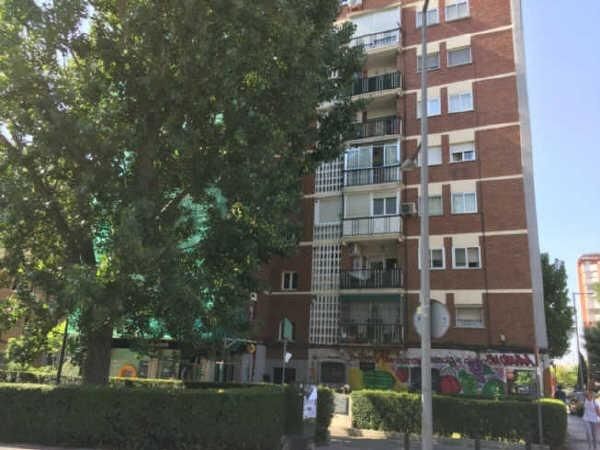 Vista exterior de Local en venda en Móstoles