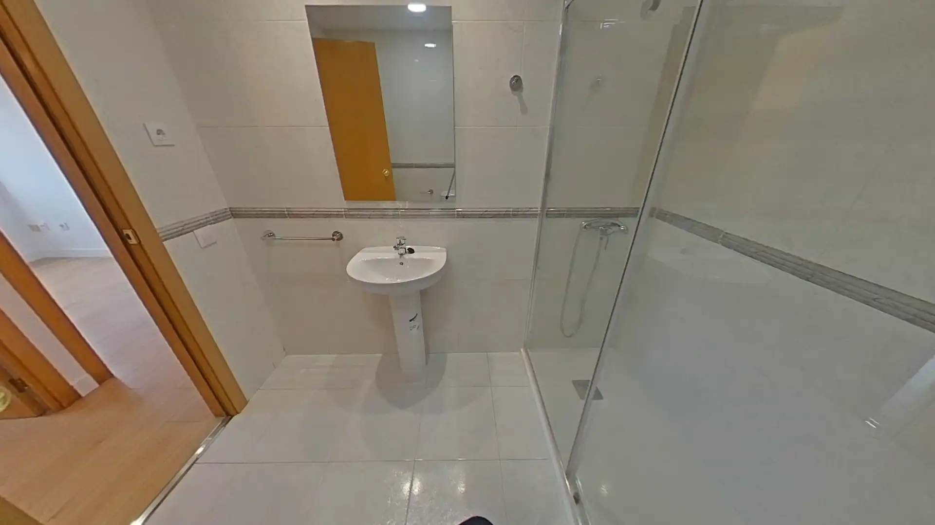 Baño de Piso en venta en Girona con Calefacción y Parquet