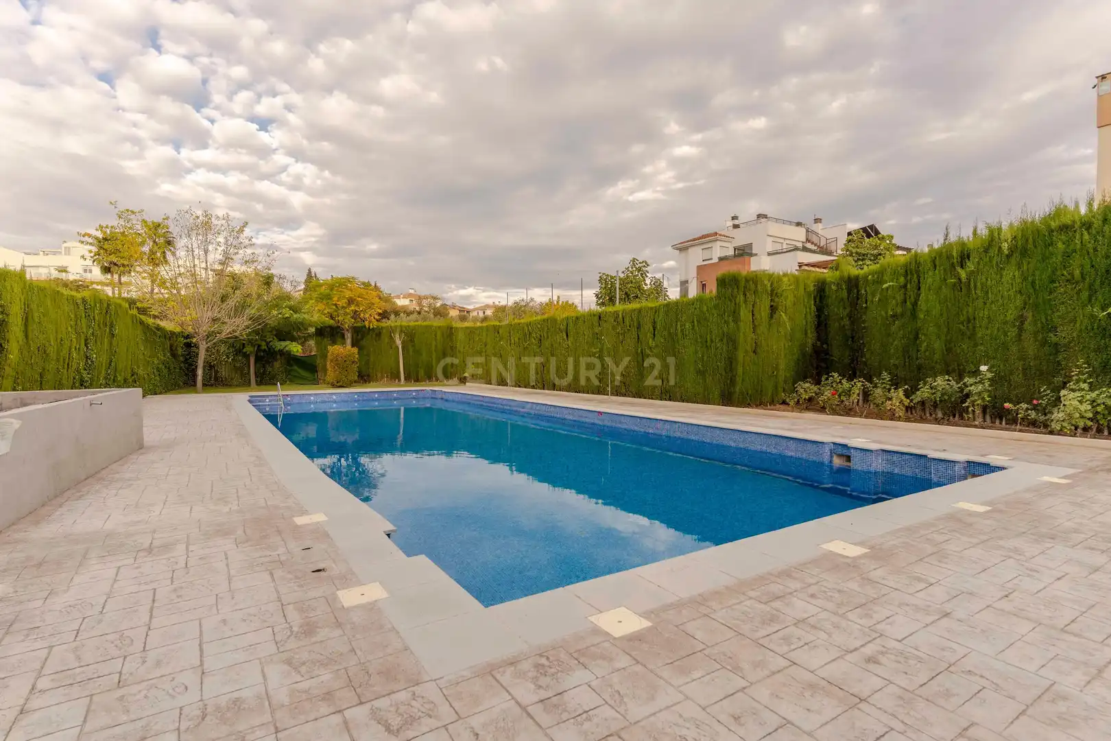 Piscina de Apartamento en venta en Albolote con Aire acondicionado, Lavadora y Microondas