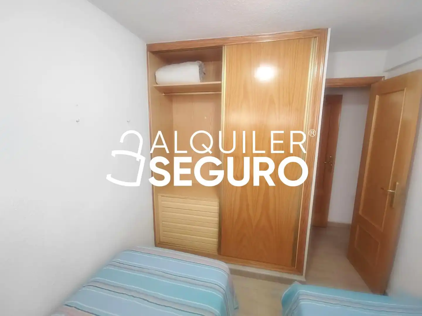 Habitación de Piso de alquiler en Benidorm con Aire acondicionado, Terraza y Amueblado