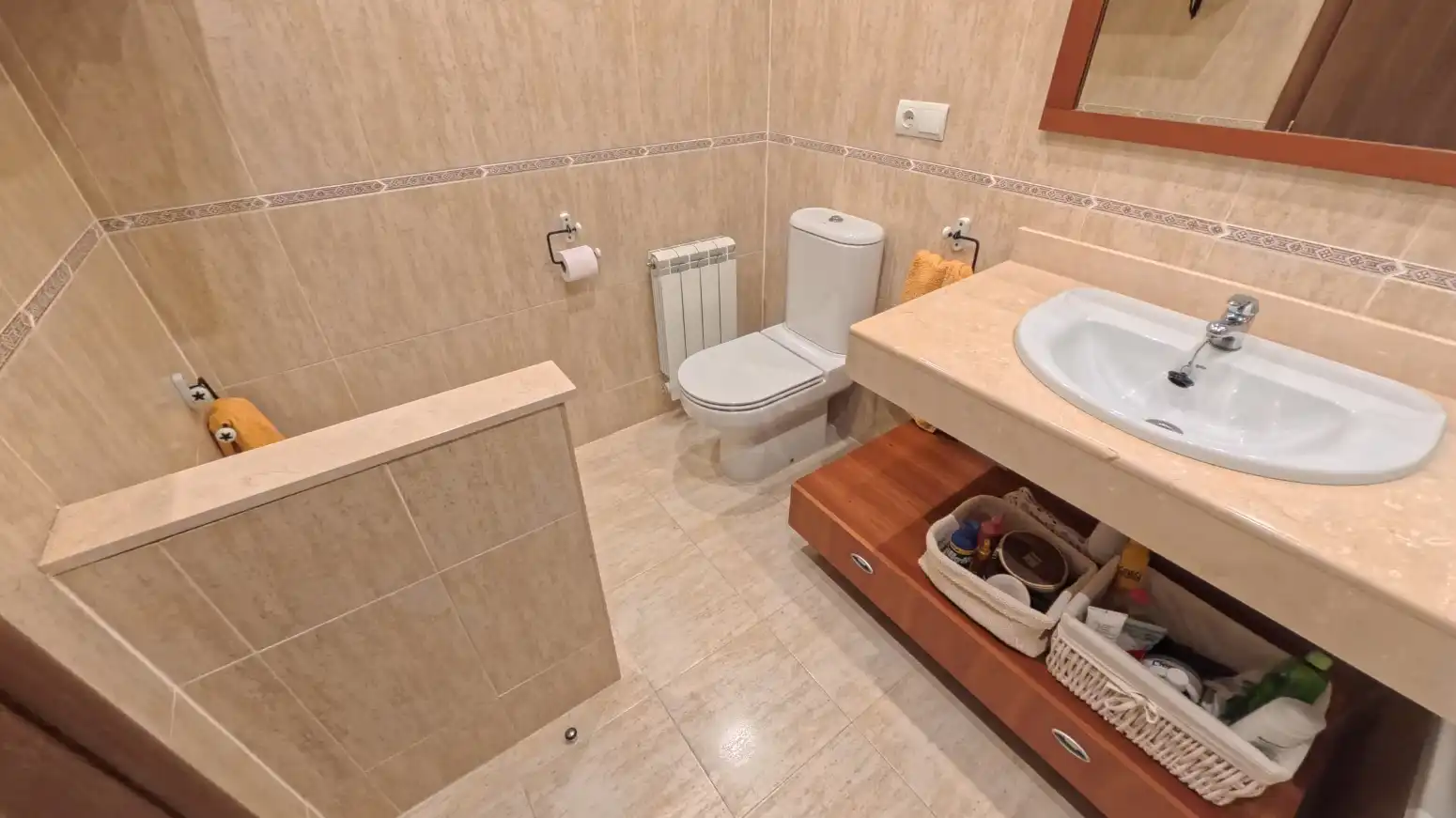 Baño de Piso en venta en Sojuela con Calefacción, Jardín privado y Parquet