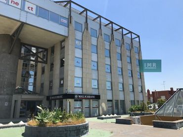 Ufficio con ascensore in vendita a Avenida Averroes 1