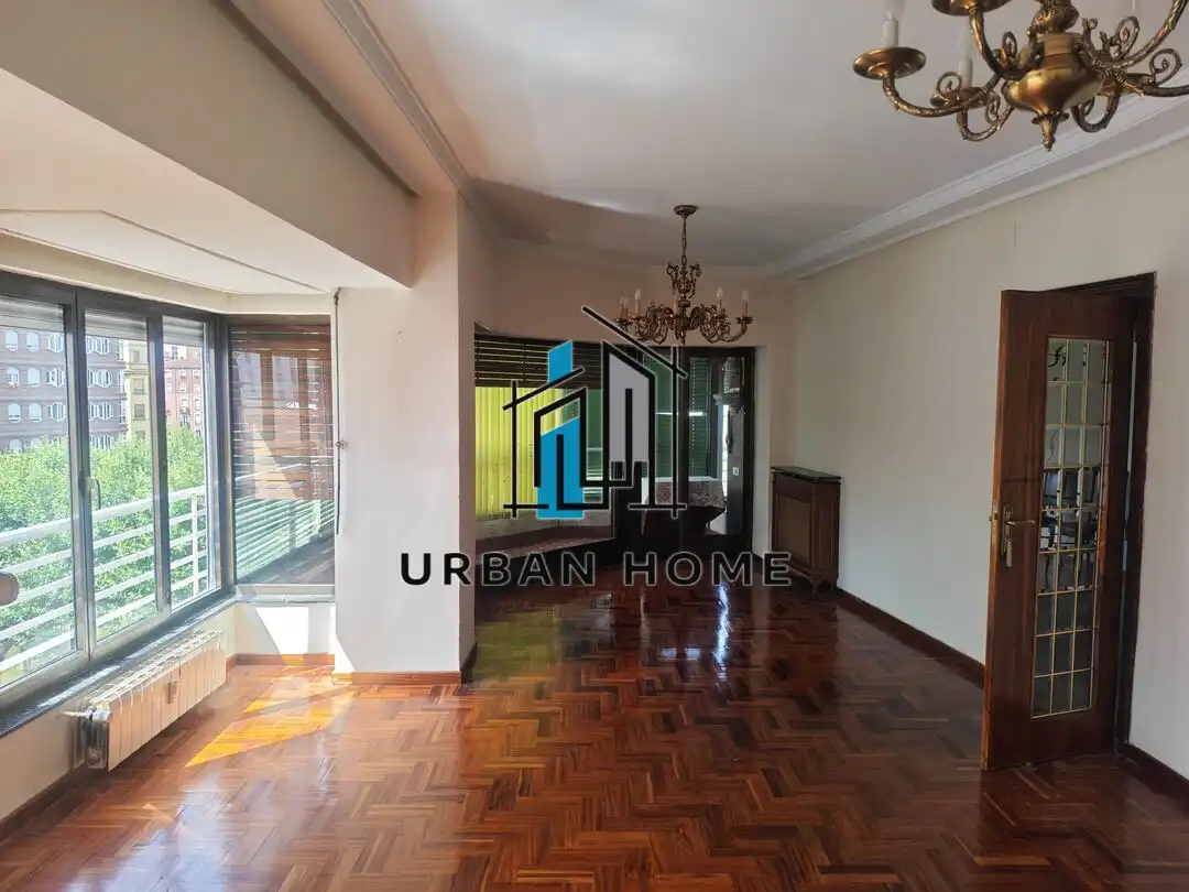 Sala de estar de Piso de alquiler en León Capital  con Calefacción