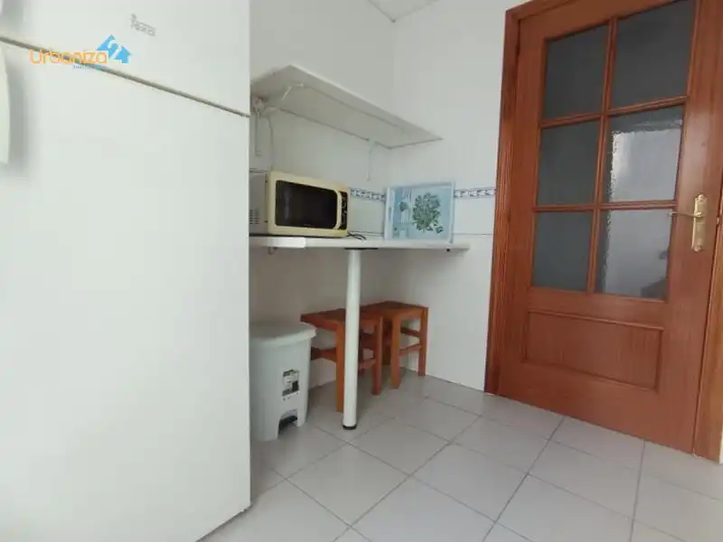 Cuina de Apartament de lloguer en Badajoz amb Aire condicionat, Calefacció i Jardí privat