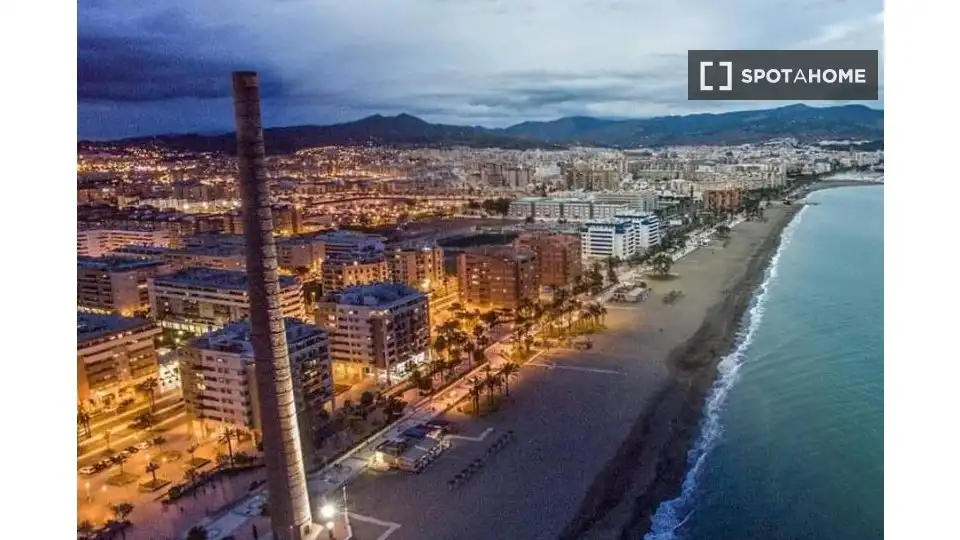 Exterior view of Study for share in Málaga  with Air Conditioner, Terrace and Furnished