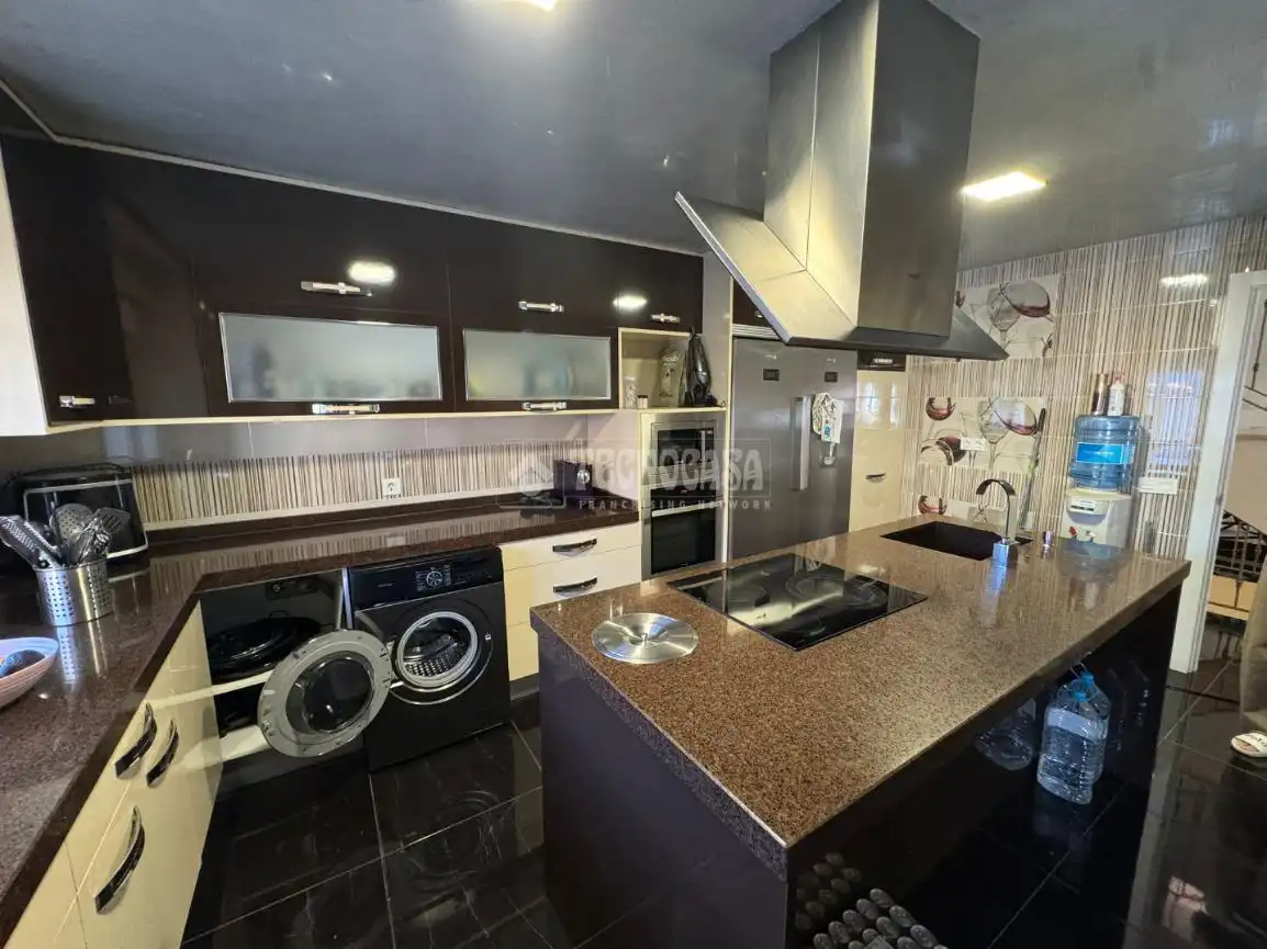 Semi-detached house with pool for sale in Morata de Tajuña, imagen 4