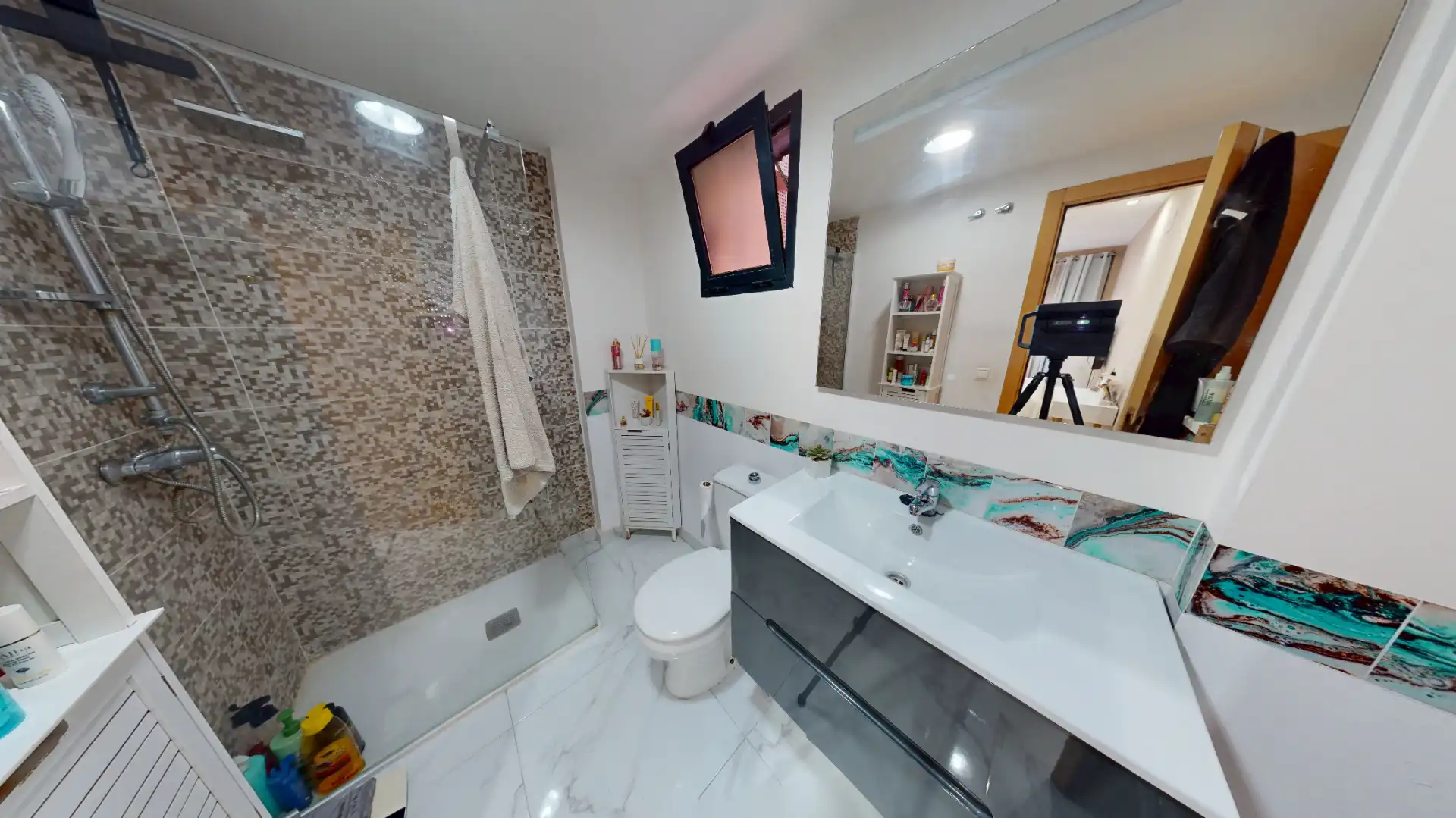 Flat for sale in Avenida 3 de Abril de 1979, Haygon - Universidad