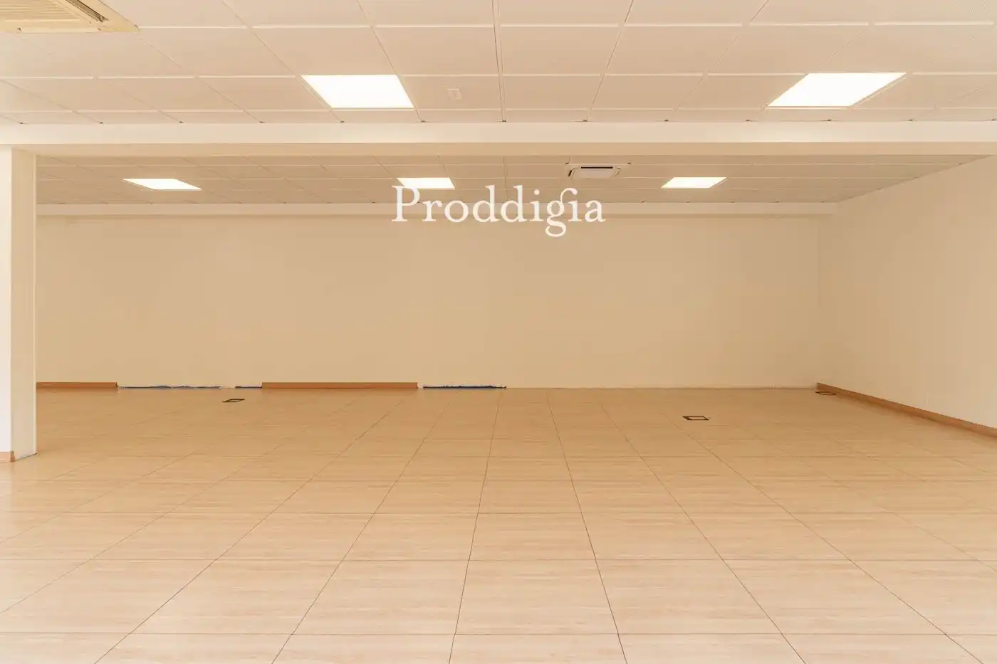 Office for rent in Barcelona  with Air Conditioner and Terrace