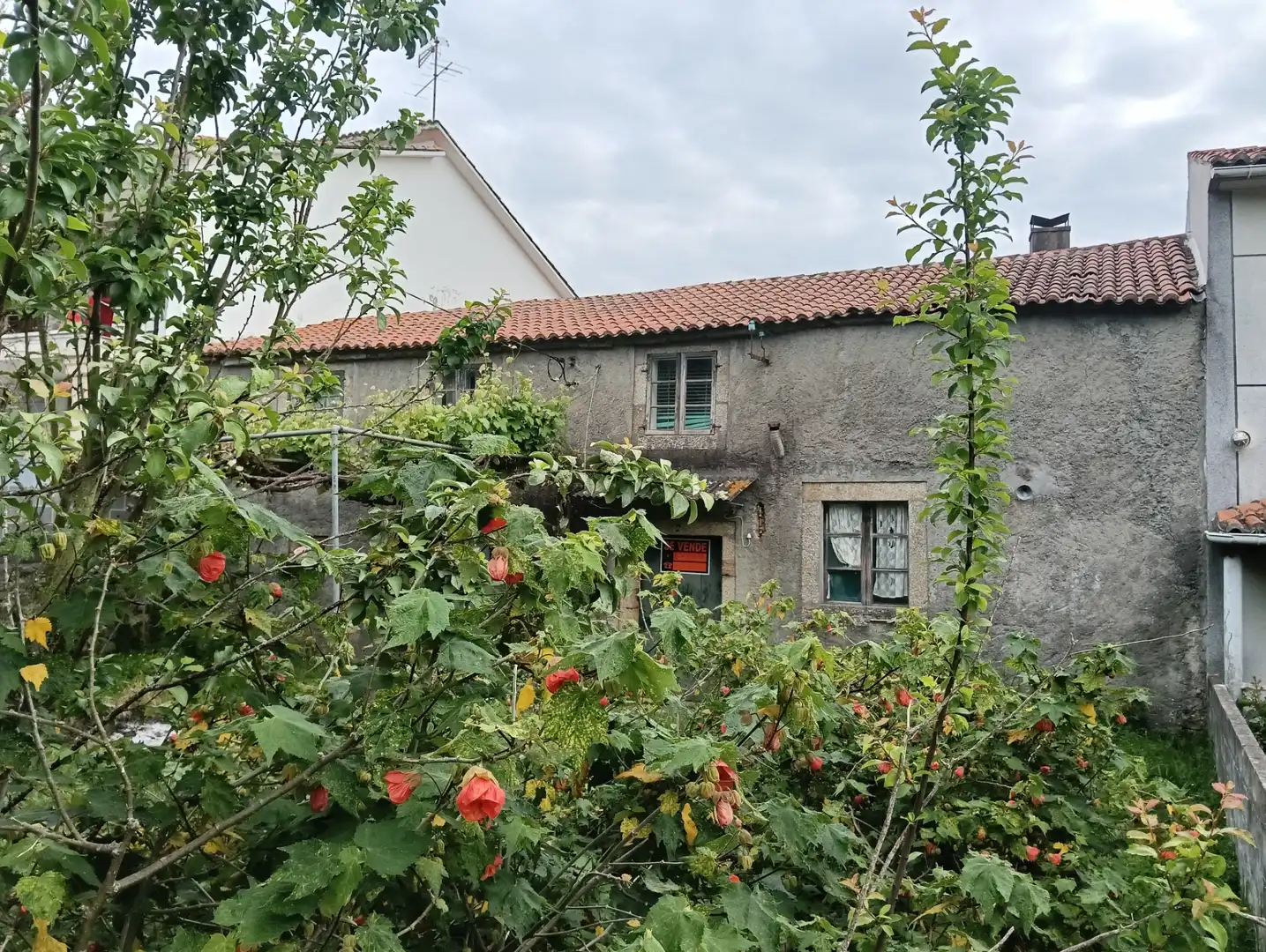 Vista exterior de Casa adosada en venda en Coirós amb Jardí privat i Traster