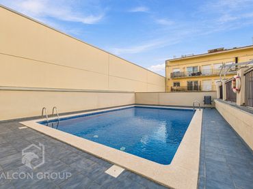 Piso con piscina en venta en Carrer de Valencia 60