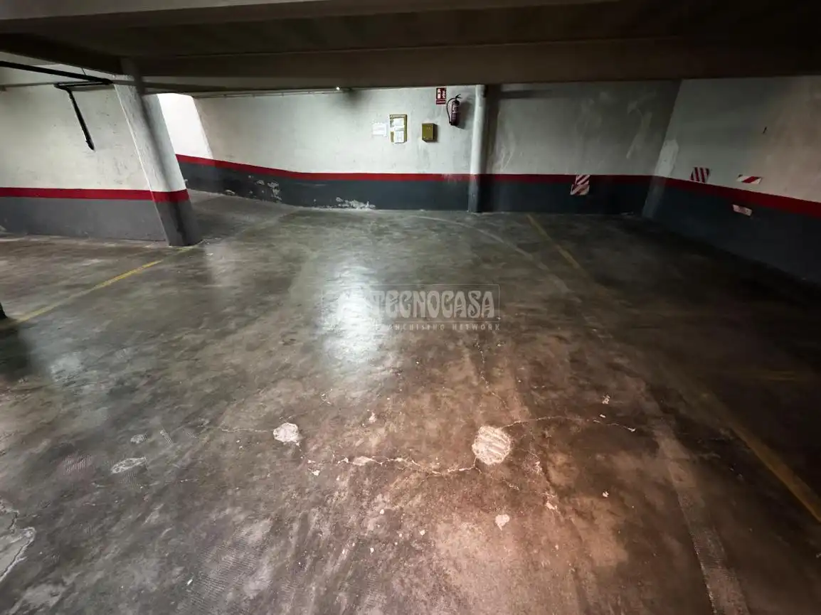 Parkplatz von Wohnung zum Verkauf in Madrid mit Klimaanlage und Terrasse