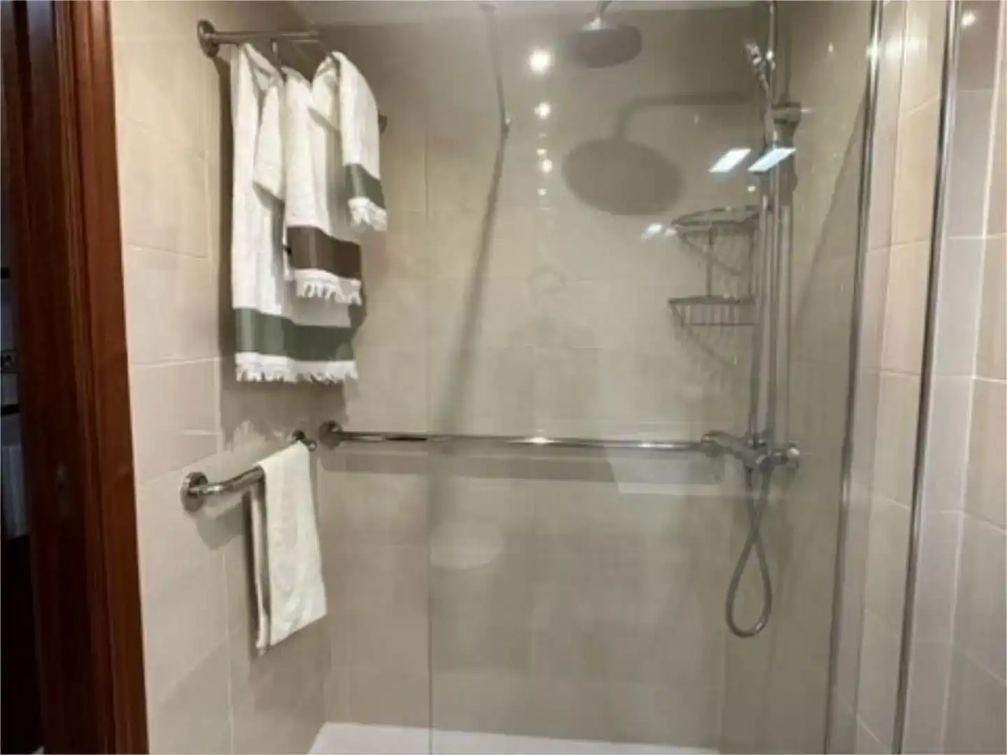 Bathroom of Flat for rent in Vilagarcía