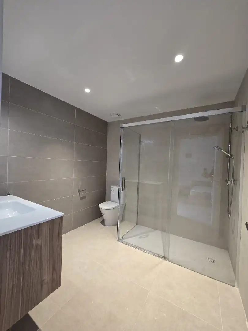 Bathroom of Flat for share in Lleida  with Air Conditioner, Heating and Terrace
