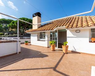 Exterior view of Attic for sale in Alella  with Air Conditioner, Terrace and Swimming Pool