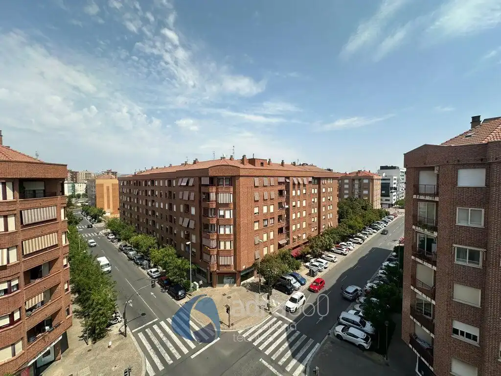 Flat for rent in Estambrera, Cascajos - Piqueras