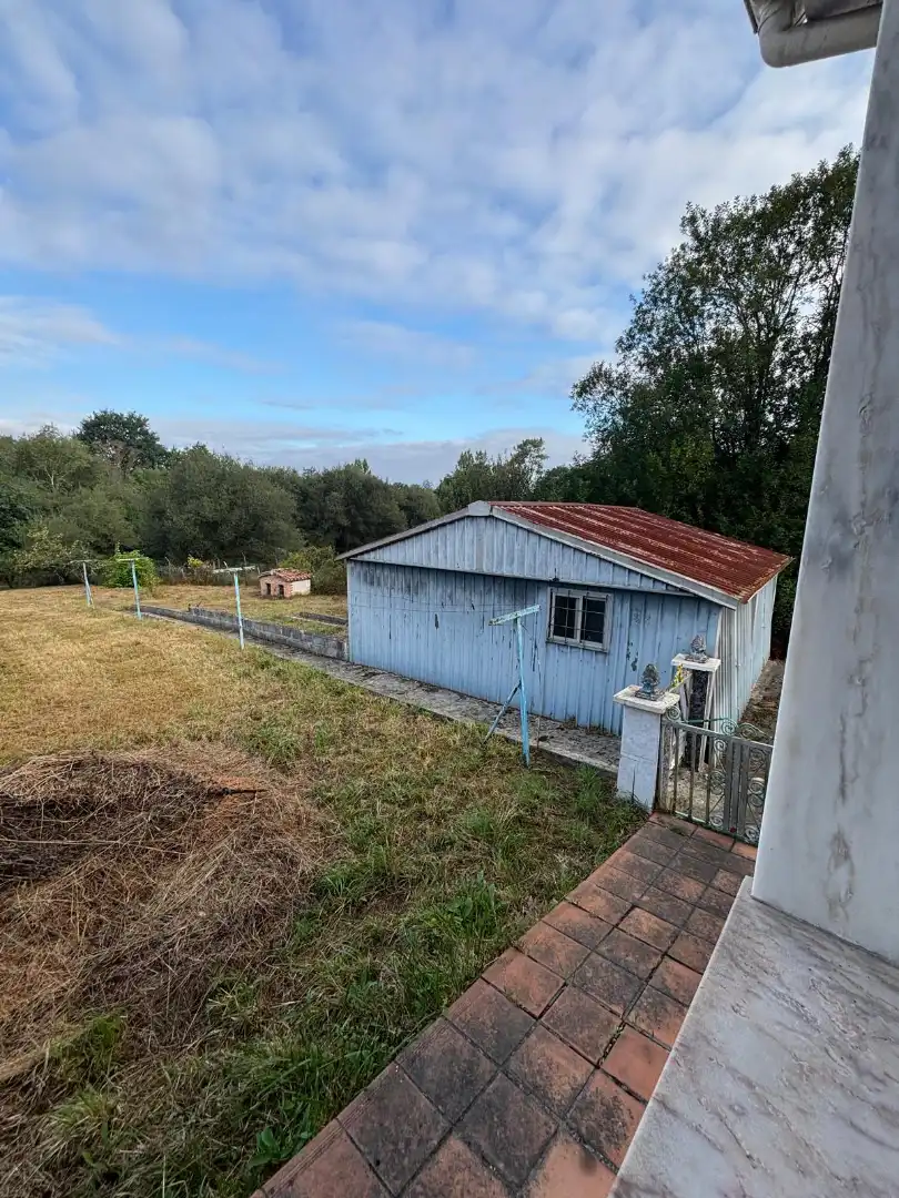 Vista exterior de Casa adosada en venta en Oviedo  con Calefacción, Jardín privado y Amueblado