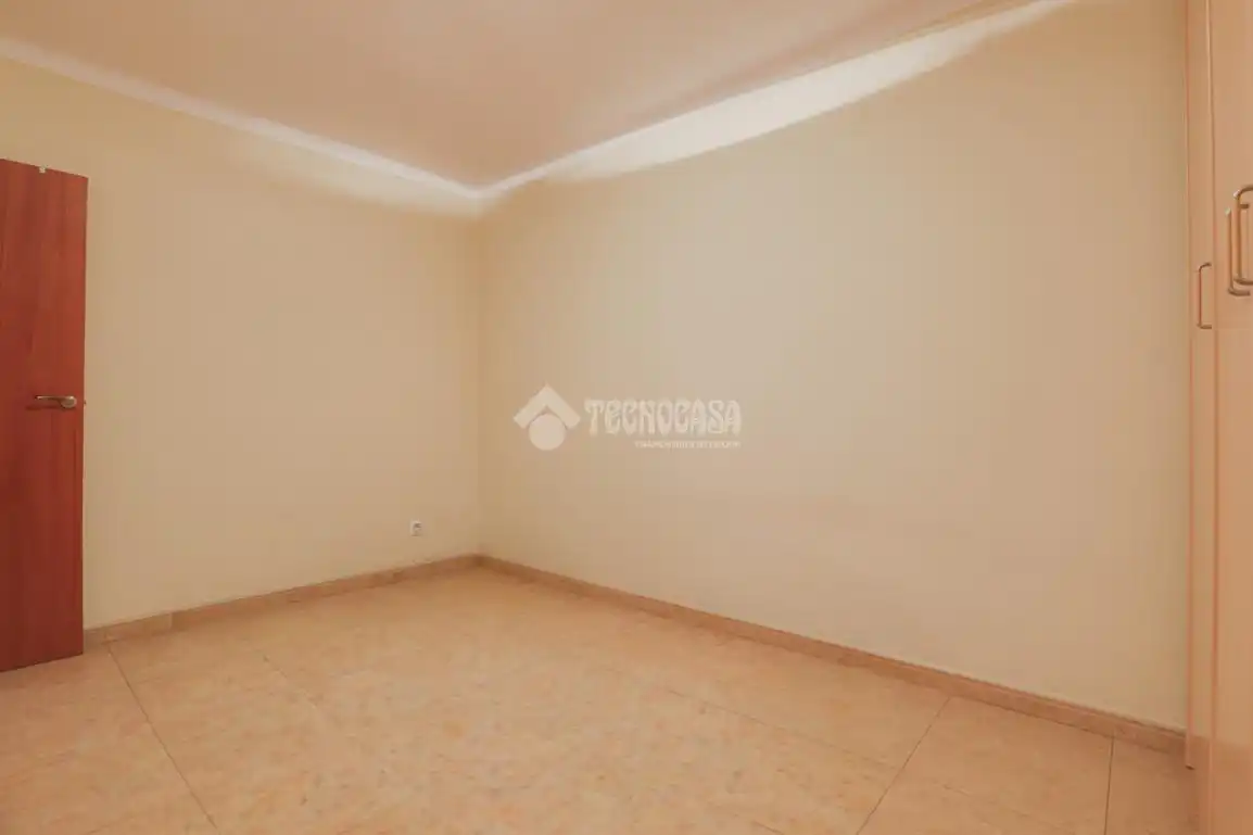 Habitación de Piso en venta en Mollet del Vallès con Amueblado y Balcón