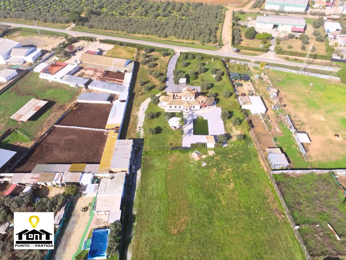 Country house zum Verkauf in Utrera mit Klimaanlage, Heizung und Privatgarten