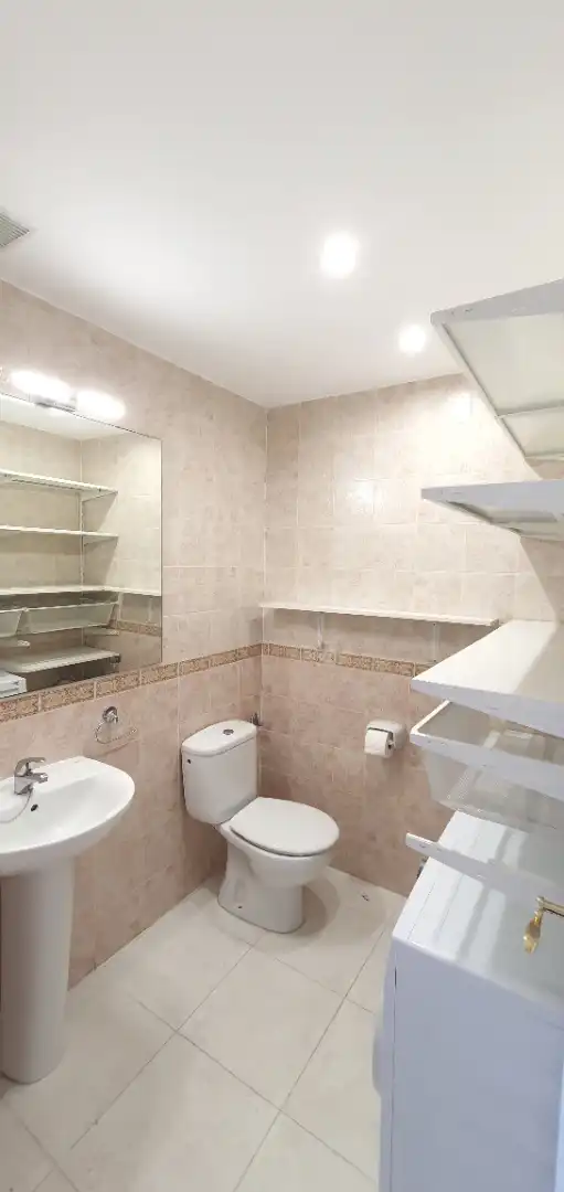 Baño de Apartamento de alquiler en Dénia con Aire acondicionado, Calefacción y Terraza