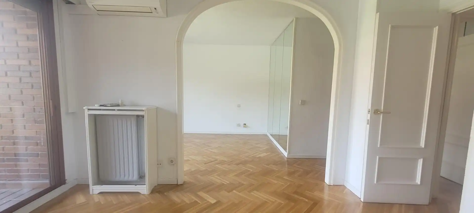 Dormitori de Casa adosada de lloguer en Majadahonda amb Calefacció, Jardí privat i Parquet