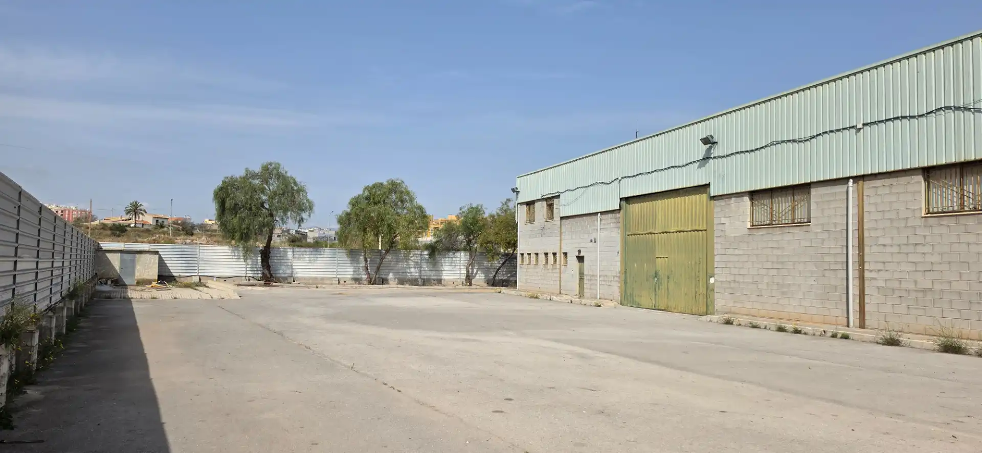 Vista exterior de Nau industrial en venda en Aspe amb Calefacció i Alarma
