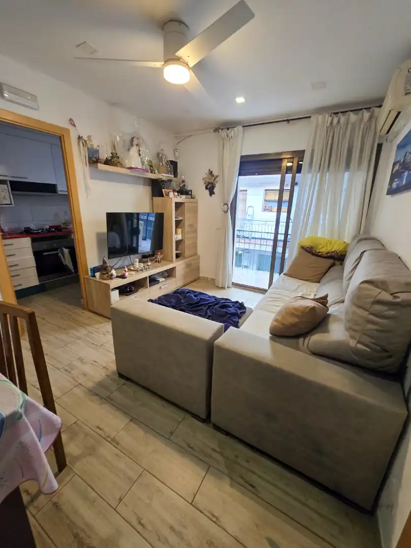 Sala de estar de Piso en venta en Barcelona con Aire acondicionado, Calefacción y Amueblado