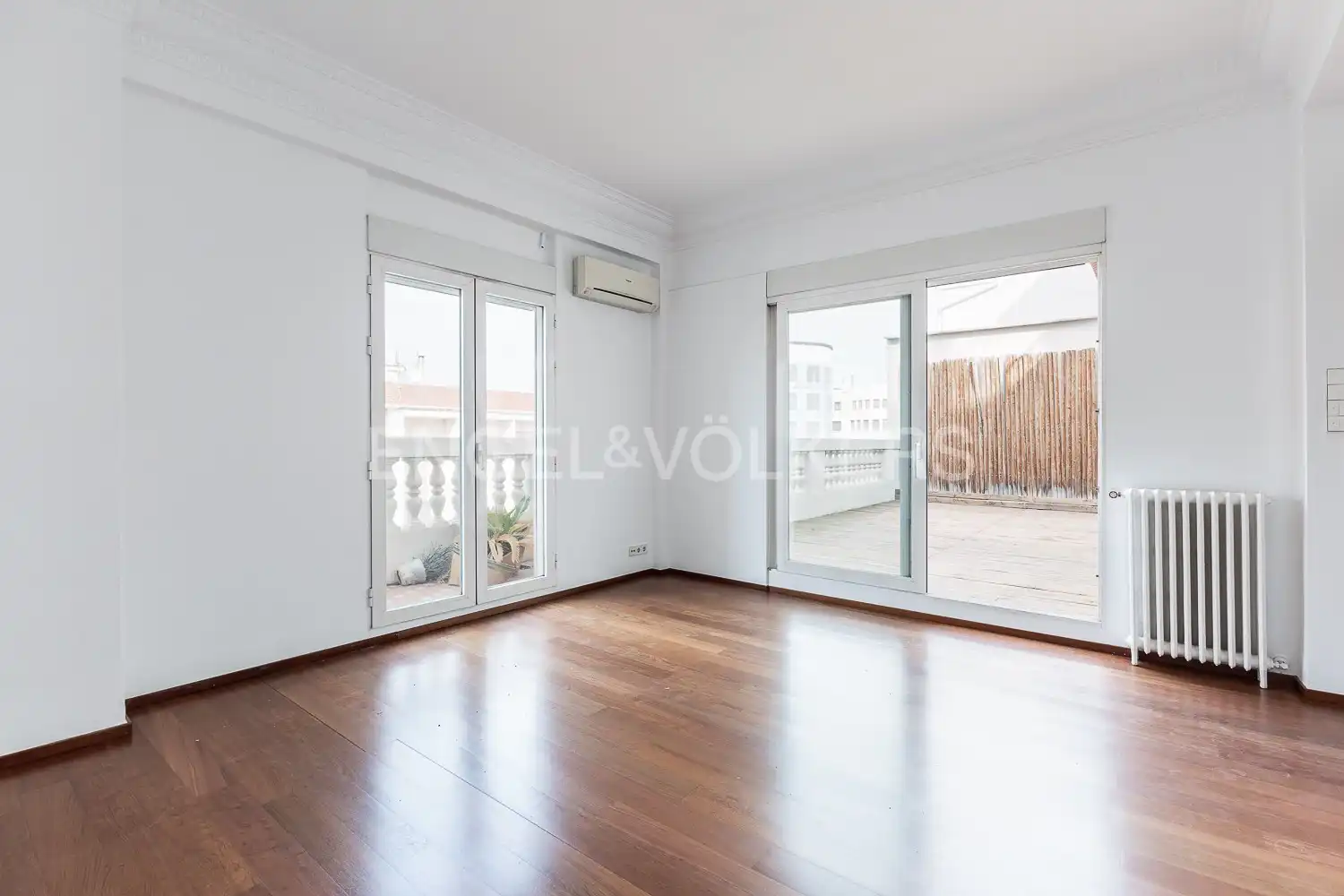 Sala de estar de Ático en venta en Valencia con Aire acondicionado, Calefacción y Parquet