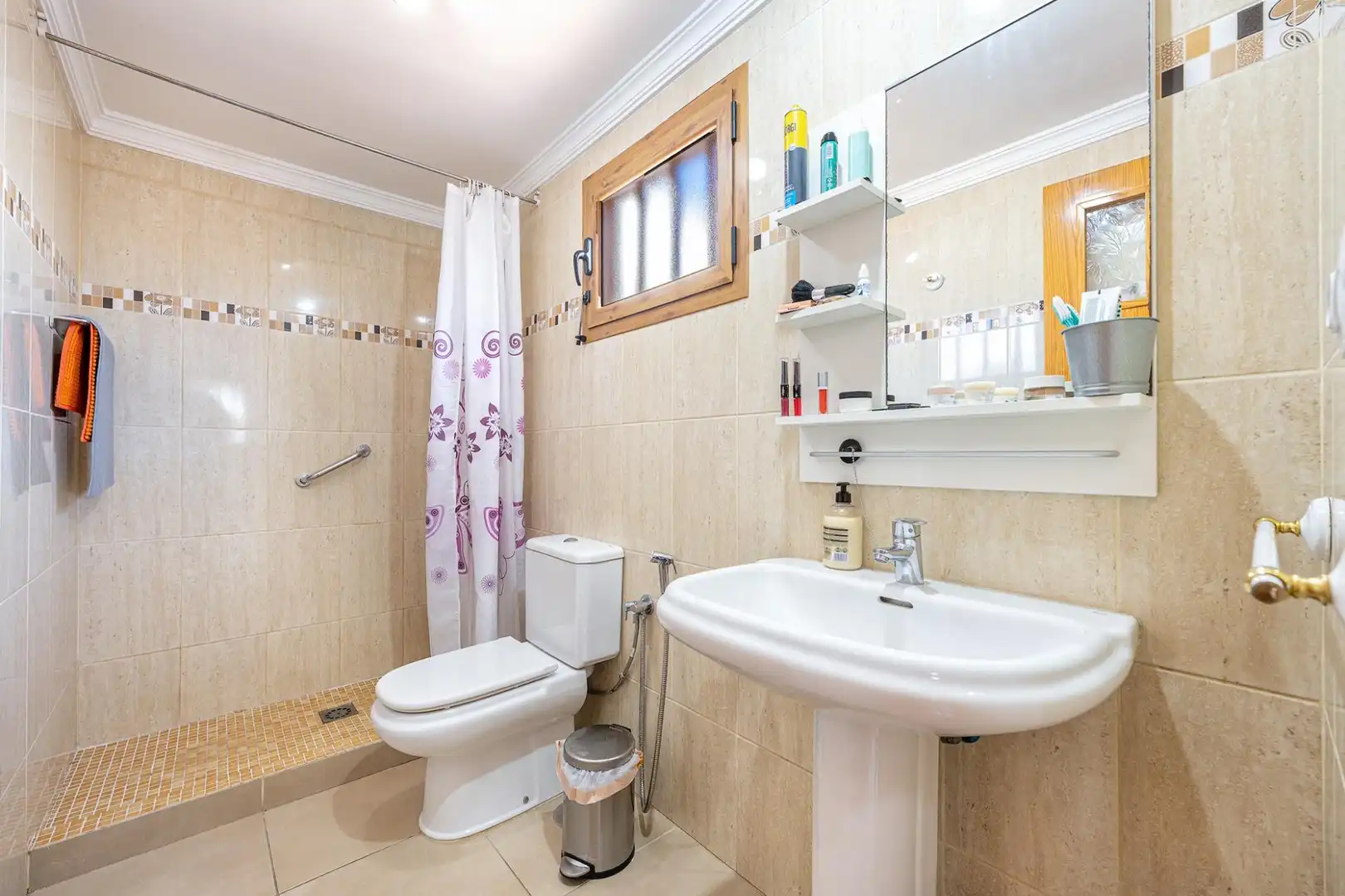 Baño de Casa adosada en venta en San Bartolomé de Tirajana con Terraza, Amueblado y Piscina comunitaria