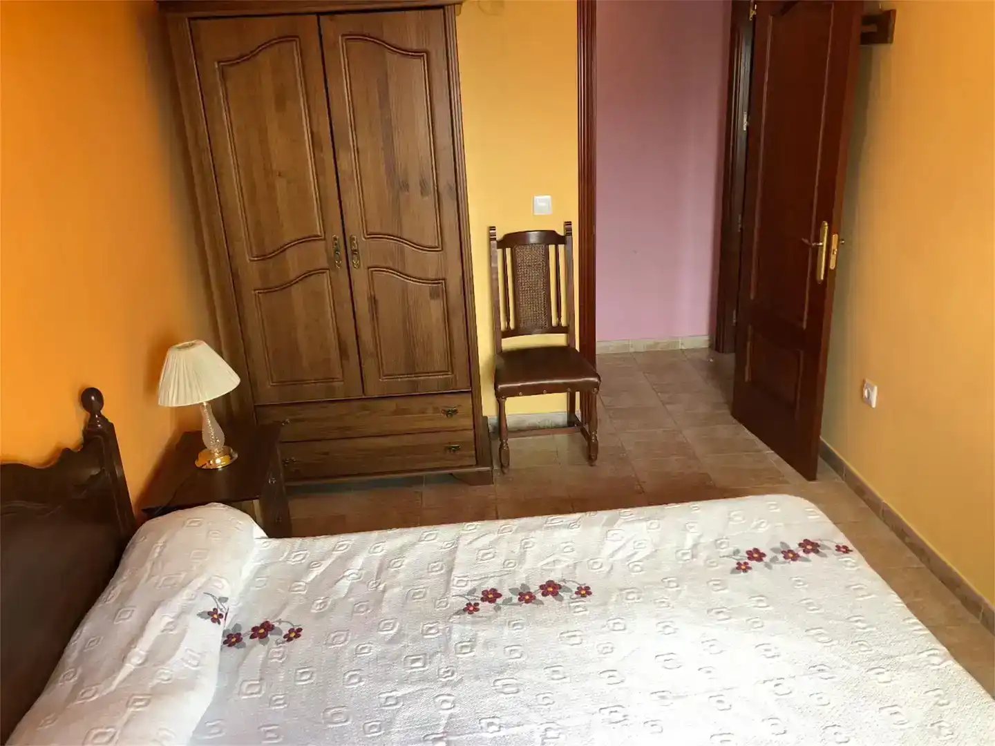 Habitación de Piso en venta en Mora de Rubielos con Jardín privado, Trastero y Amueblado