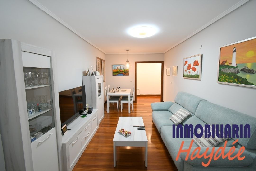 Sala d'estar de Pis en venda en Getxo  amb Calefacció, Jardí privat i Terrassa