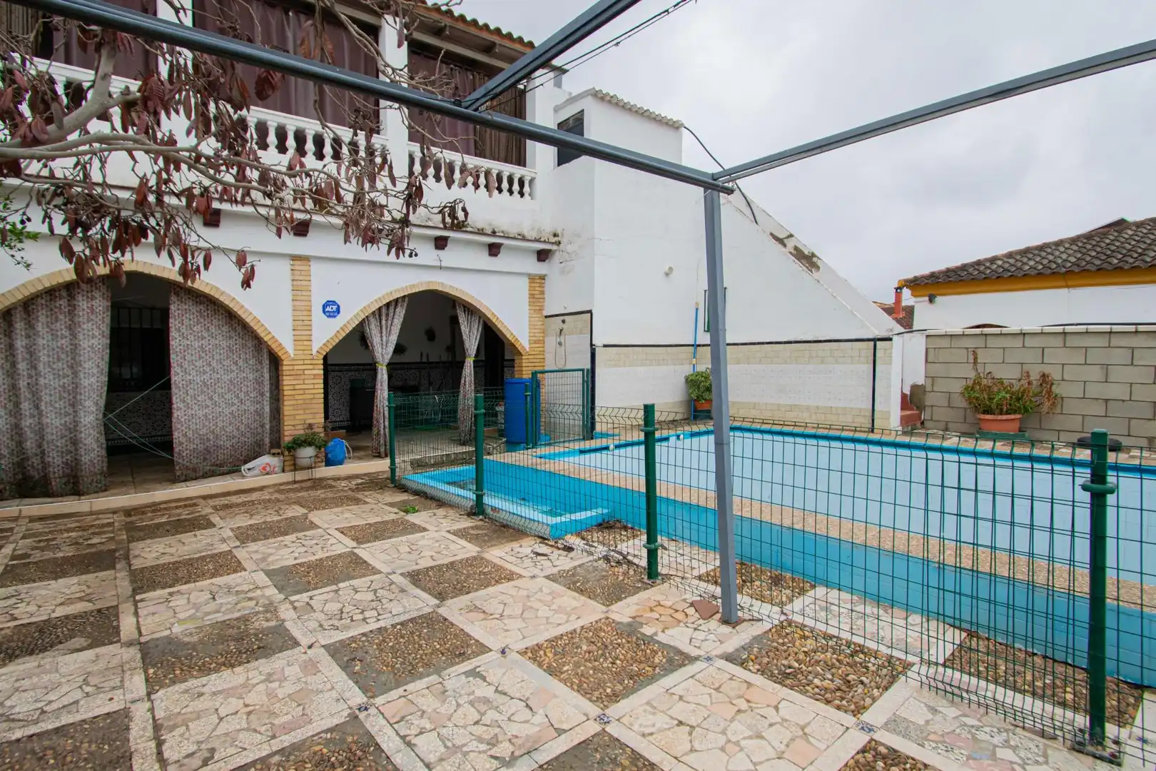 Piscina de Casa o xalet en venda en La Rinconada amb Terrassa i Piscina