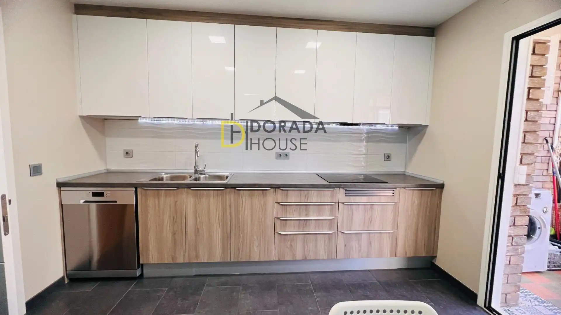 Kitchen of Flat for sale in Salou  with Air Conditioner, Heating and Parquet flooring