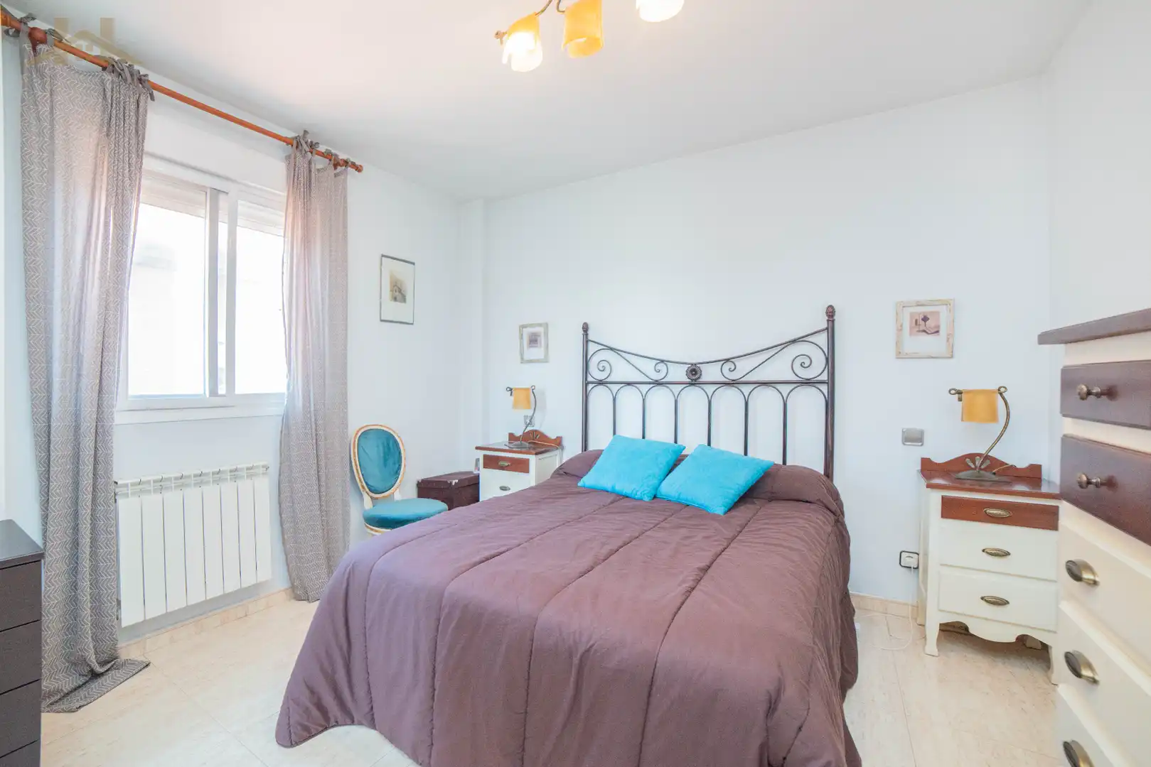 Habitación de Casa adosada en venta en Cubas de la Sagra con Calefacción, Jardín privado y Piscina